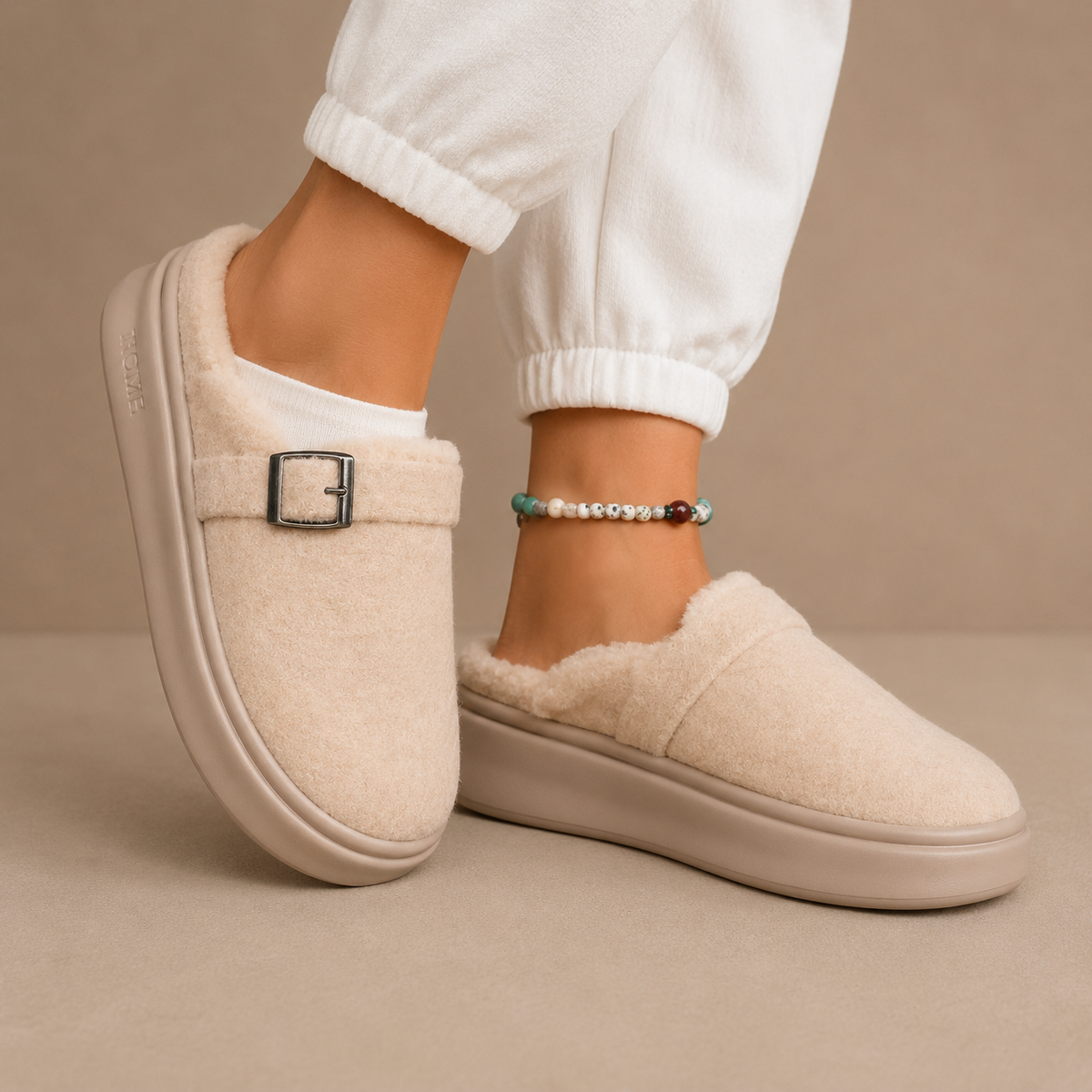 Women's Fleece-Lined Buckle Detail Cushioned Winter Slippers