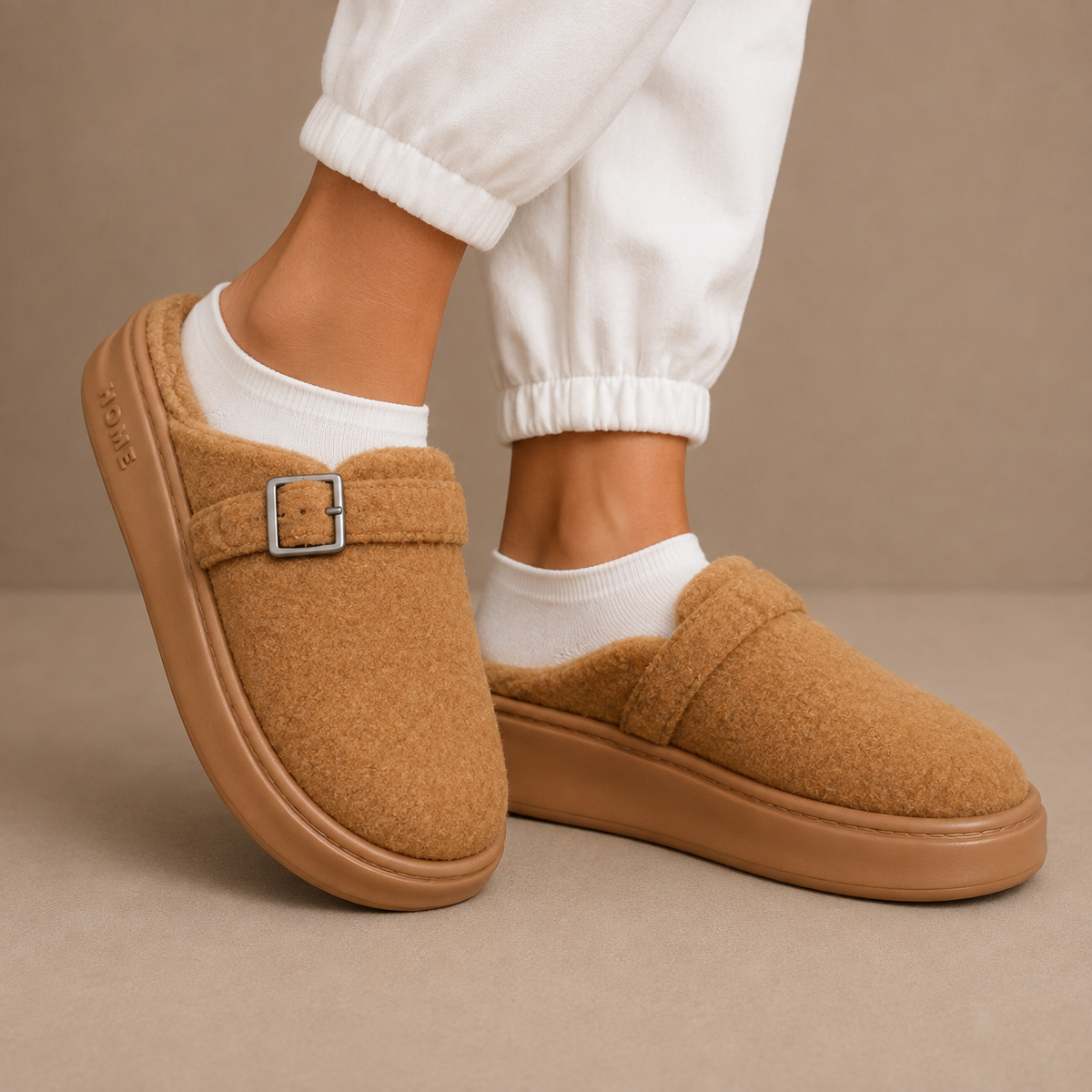 Women's Fleece-Lined Buckle Detail Cushioned Winter Slippers