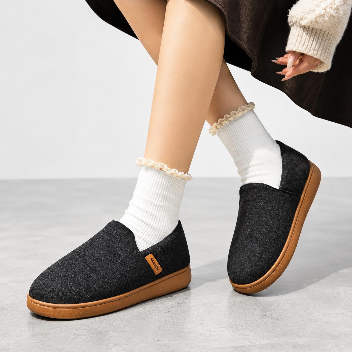 Women's Fleece-Lined Cushioned Hard Sole Slip-On Winter Slippers
